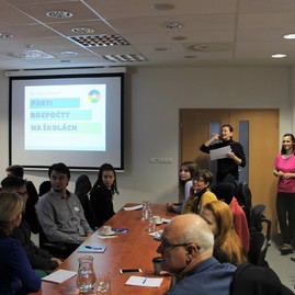 Ako správne zaviesť participatívne rozpočty na svojich školách sa naučila aj druhá polovica koordinátorov a riaditeľov unikátneho projektu - IMG_0015