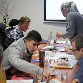 Ako správne zaviesť participatívne rozpočty na svojich školách sa naučila aj druhá polovica koordinátorov a riaditeľov unikátneho projektu - IMG_0056