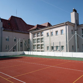 Zväčšiť fotografiu - Bánovské gymnázium s odvhlčeným átriom - 20210908_TSK__045w