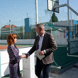 Zväčšiť fotografiu - Bánovské gymnázium s odvhlčeným átriom - 20210908_TSK__047w