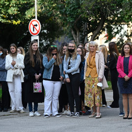Zväčšiť fotografiu - Brány župných stredných škôl prekročilo takmer 16 tisíc študentov - 20210902_TSK_skoly_011w