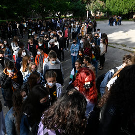 Zväčšiť fotografiu - Brány župných stredných škôl prekročilo takmer 16 tisíc študentov - 20210902_TSK_skoly_030w