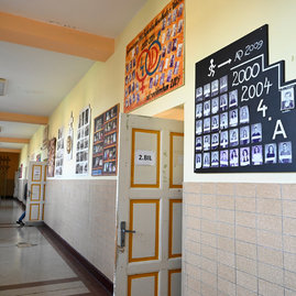 Zväčšiť fotografiu - Brány župných stredných škôl prekročilo takmer 16 tisíc študentov - 20210902_TSK_skoly_034w