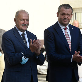 Zväčšiť fotografiu - Brány župných stredných škôl prekročilo takmer 16 tisíc študentov - 20210902_TSK_skoly_037w