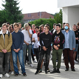 Zväčšiť fotografiu - Brány župných stredných škôl prekročilo takmer 16 tisíc študentov - 20210902_TSK_skoly_072w