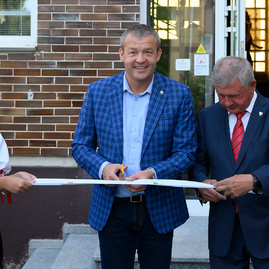 Budova novomestskej soš obchodu a služieb na weisseho ulici sa od začiatku školského roka pýši viac ako 140-timi novými oknami - 20190904_TSK_skoly_066w