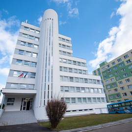 Zväčšiť fotografiu - Budova strednej športovej školy v trenčíne prešla rekonštrukciou za viac ako jeden milión eur - TSK_KD_Stredná športová škola Trenčín_mini (1)