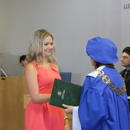 Celkom 62 absolventiek bakalárskeho odboru ošetrovateľstvo si dnes prevzalo diplom - IMG_9225