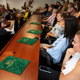 Čerstvých absolventov jilemáku vystrojil do života aj trenčiansky župan - 20180530_TSK_vysvedcenia_013w
