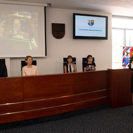 Čerstvých absolventov jilemáku vystrojil do života aj trenčiansky župan - 20180530_TSK_vysvedcenia_022w