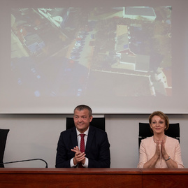 Čerstvých absolventov jilemáku vystrojil do života aj trenčiansky župan - 20180530_TSK_vysvedcenia_038w