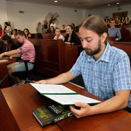 Čerstvých absolventov jilemáku vystrojil do života aj trenčiansky župan - 20180530_TSK_vysvedcenia_048w