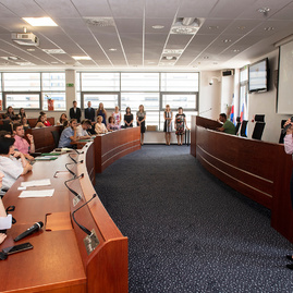 Čerstvých absolventov jilemáku vystrojil do života aj trenčiansky župan - 20180530_TSK_vysvedcenia_097w