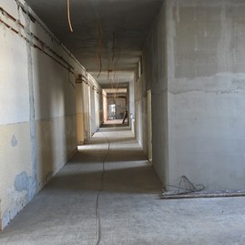 Zväčšiť fotografiu - Čulý stavebný ruch premieňa školu na modernú, zelenú a digitálnu