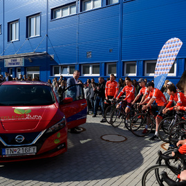 Cyklistický tím strednej športovej školy v trenčíne má úplne nový elektromobil, ocenenie si dnes prevzali aj najlepší športovci - 20190416_SS╠îS╠î_Cyklisti_elektromobil_005w