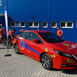 Cyklistický tím strednej športovej školy v trenčíne má úplne nový elektromobil, ocenenie si dnes prevzali aj najlepší športovci - 20190416_SS╠îS╠î_Cyklisti_elektromobil_025w