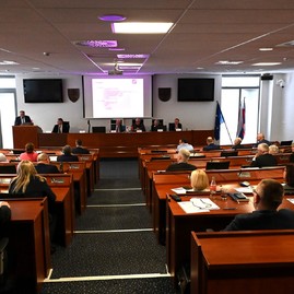 Zväčšiť fotografiu - Diskutovalo sa o podnikateľskom prostredí i vzdelávaní v trenčianskom kraji