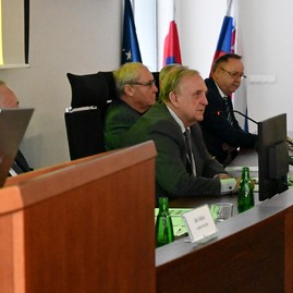 Zväčšiť fotografiu - Diskutovalo sa o podnikateľskom prostredí i vzdelávaní v trenčianskom kraji