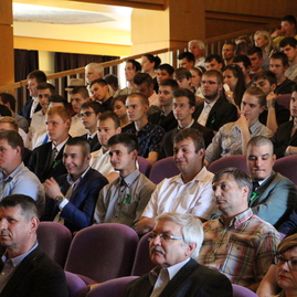 Dnes si prevzali maturitné vysvedčenia, zajtra nastupujú do práce - SOŠ DUBNICA NAD VAHOM (3)