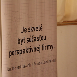 Dnes si prevzali maturitné vysvedčenia, zajtra nastupujú do práce - SOŠ PUCHOV (10)