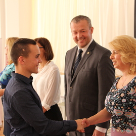 Dnes si prevzali maturitné vysvedčenia, zajtra nastupujú do práce - SOŠ PUCHOV (12)