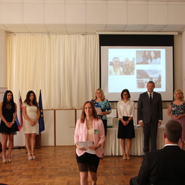 Dnes si prevzali maturitné vysvedčenia, zajtra nastupujú do práce - SOŠ PUCHOV (13)