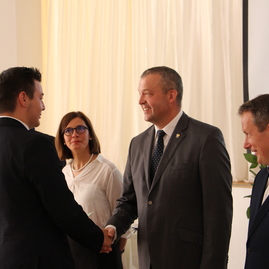 Dnes si prevzali maturitné vysvedčenia, zajtra nastupujú do práce - SOŠ PUCHOV (16)