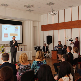 Dnes si prevzali maturitné vysvedčenia, zajtra nastupujú do práce - SOŠ PUCHOV (4)