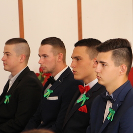 Dnes si prevzali maturitné vysvedčenia, zajtra nastupujú do práce - SOŠ PUCHOV (5)