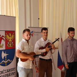 Dnes si prevzali maturitné vysvedčenia, zajtra nastupujú do práce - SOŠ PUCHOV (6)