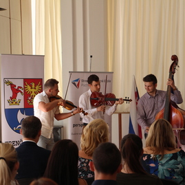 Dnes si prevzali maturitné vysvedčenia, zajtra nastupujú do práce - SOŠ PUCHOV (8)