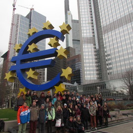 Do európskeho  parlamentu zasadli naši študenti - pred_ECB_resize
