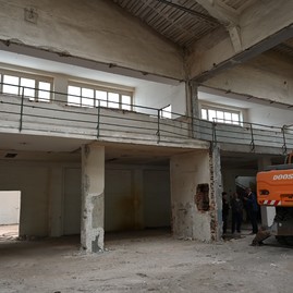 Zväčšiť fotografiu - Do odborných dielní na dubnickej priemyslovke smeruje 4,5 mil. eur