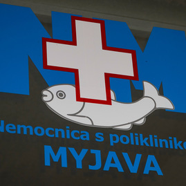 Zväčšiť fotografiu - Do škôl od pondelka nastúpia aj žiaci župných stredných škôl v siedmich okresoch - nsp my