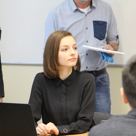 Do stredných škôl  v partizánskom smerovalo za posledné roky viac ako 900 tis. €, vo všetkých základných školách v meste sa už vyučuje s pomôckami od tsk - Gymnazium PE (4)