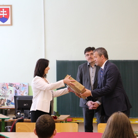 Do stredných škôl  v partizánskom smerovalo za posledné roky viac ako 900 tis. €, vo všetkých základných školách v meste sa už vyučuje s pomôckami od tsk - ZS PE (1)