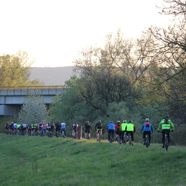 Druhý ročník cyklistického projektu vrchárska koruna trenčianska odštartovali nočným výjazdom na hrad beckov - IMG_6840