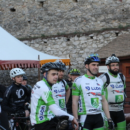 Druhý ročník cyklistického projektu vrchárska koruna trenčianska odštartovali nočným výjazdom na hrad beckov - IMG_6873
