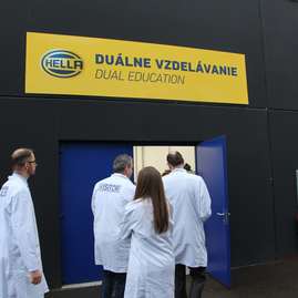 Zväčšiť fotografiu - Duálu kraľujú technické odbory - TSK_dual_archiv (23)
