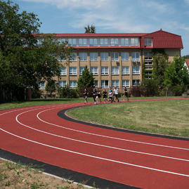 Zväčšiť fotografiu - Dubnické gymnázium s novým športoviskom - 20220627_TSK_238w