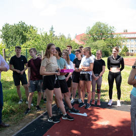 Zväčšiť fotografiu - Dubnické gymnázium s novým športoviskom - 20220627_TSK_245w
