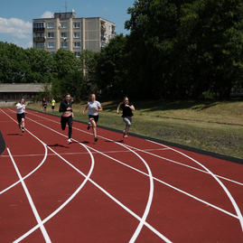 Zväčšiť fotografiu - Dubnické gymnázium s novým športoviskom - 20220627_TSK_249w