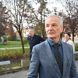 Zväčšiť fotografiu - Gymnázium púchov je plne bezbariérové