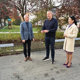 Zväčšiť fotografiu - Gymnázium púchov je plne bezbariérové