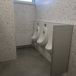 Zväčšiť fotografiu - Gymnázium púchov je plne bezbariérové