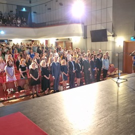 Zväčšiť fotografiu - Historicky prví absolventi prievidzskej zdravotky si prevzali vysvedčenia - 20230612_122058