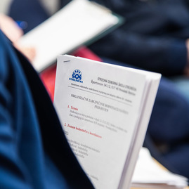Zväčšiť fotografiu - Hodnotiaca návšteva považskobystrickej soš strojárskej dopadla na výbornú - HOM_SOŠ strojnícka PB_mini-53