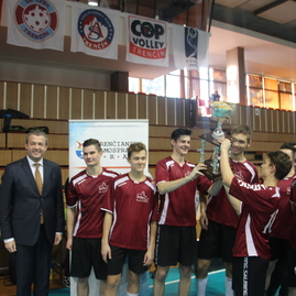 Hráči z gymnázia ľudovíta štúra v trenčíne sa stali víťazmi florbalového turnaja a získali putovný pohár predsedu tsk - IMG_4114