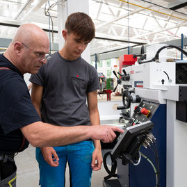 Zväčšiť fotografiu - Investícia do budúcnosti, župná škola sa stáva centrom špičkových technológií - 20240610_TSK_123w