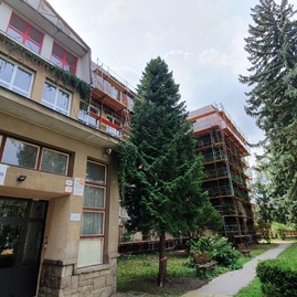 Zväčšiť fotografiu - Jazykovo zdatní študenti nebudú musieť za vzdelaním cestovať - Gymnázium Dubnica